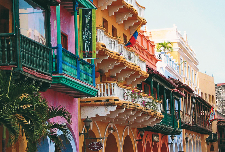 Viajes a Colombia | Fachadas en el Casco Antiguo, Cartagena